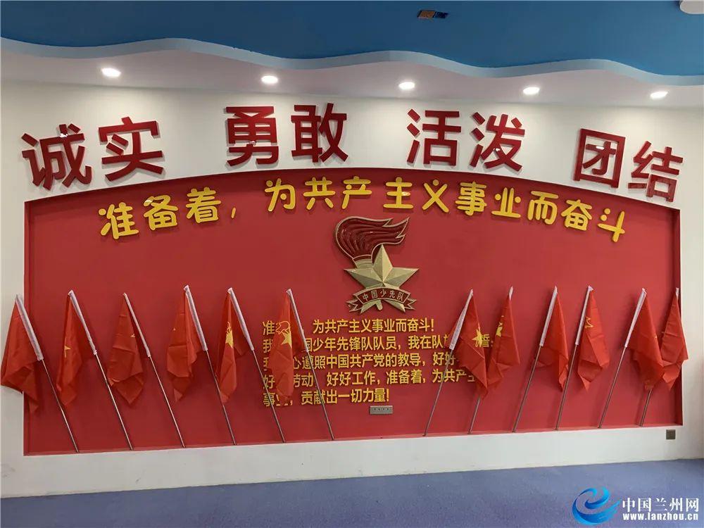 什么成语表示在绝望中看到一缕阳光 也能表示在荒漠中看到一处绿色?红迪网平台-分享交流,畅快体验